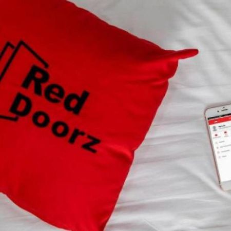 ג'קרטה Reddoorz Near Seasons City Mall מראה חיצוני תמונה