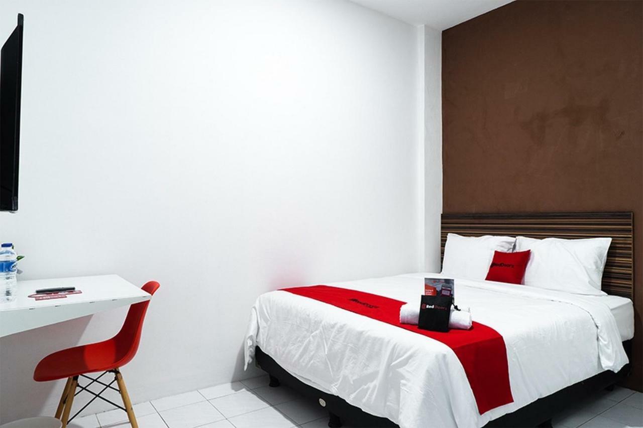 ג'קרטה Reddoorz Near Seasons City Mall חדר תמונה
